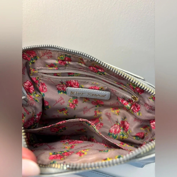 Betsey 💋 Johnson Women's XO Anaya Crossbody with Scarf and Chain Strap  Handbag - Picture 9 of 10